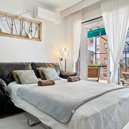 Hauzify I Terrace Sitges